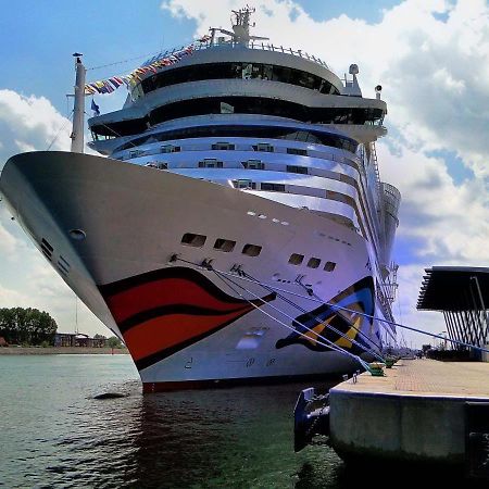 Berringer, Barsch, Direkt An Der Promenade Apartamento Rostock Exterior foto